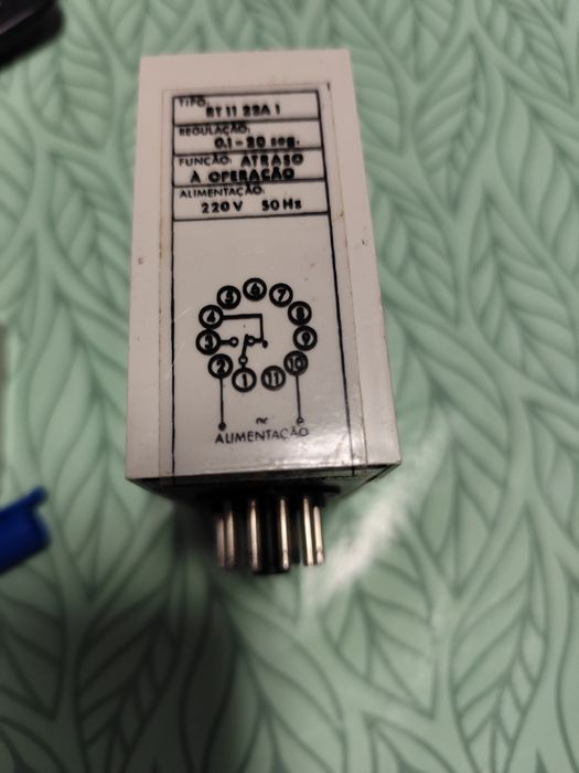 Reles nível e alternancia