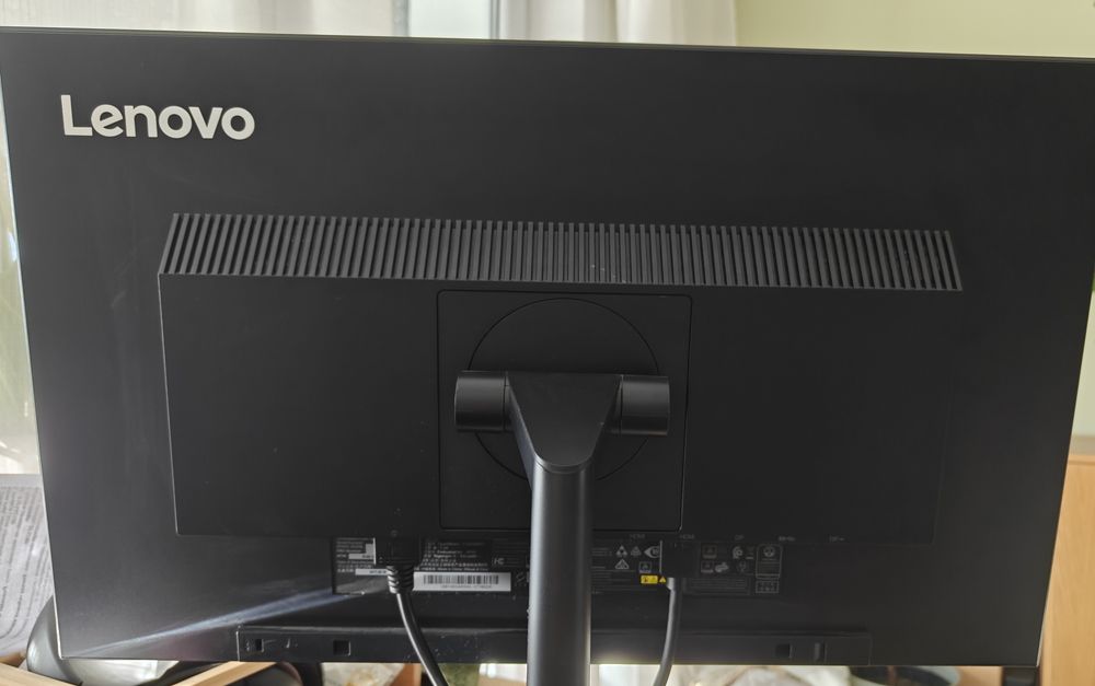 Monitor Lenovo 1440p