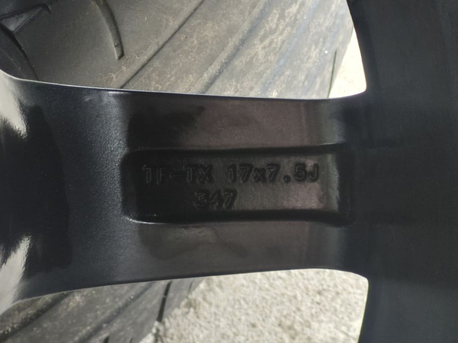 Диски R17 5×114,3 з резиною