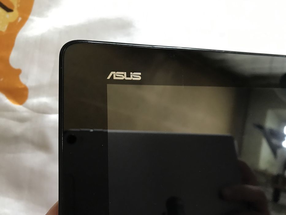 ASUS Memo Pad K005. 10 дюймов, память 2/16 гигабайт. Звонящий
