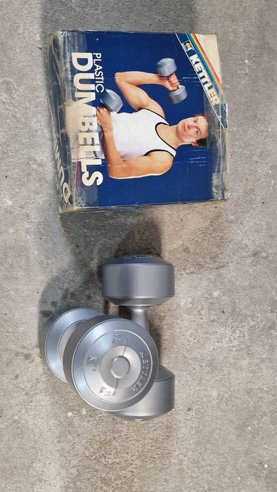 Par de halteres 5kg (cada) Kettler — com caixa, bom estado