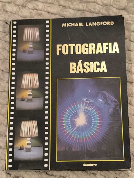 Livro "Fotografia Básica" de Michael Langford