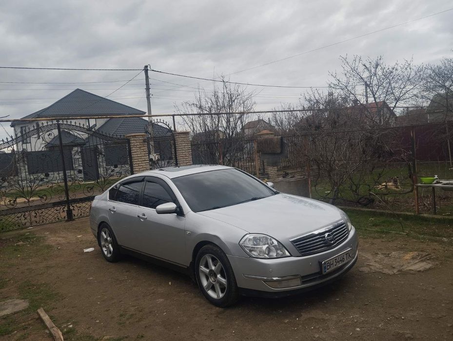 Продам срочно автомобиль