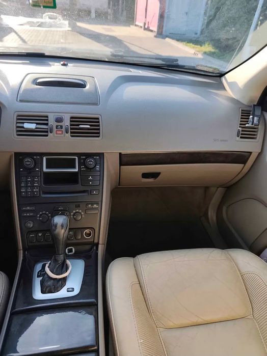 2006 Volvo XC90 2,4 дизель, автомт.  В наявності.  У Львові.  Тільки для діючих військових ЗСУ