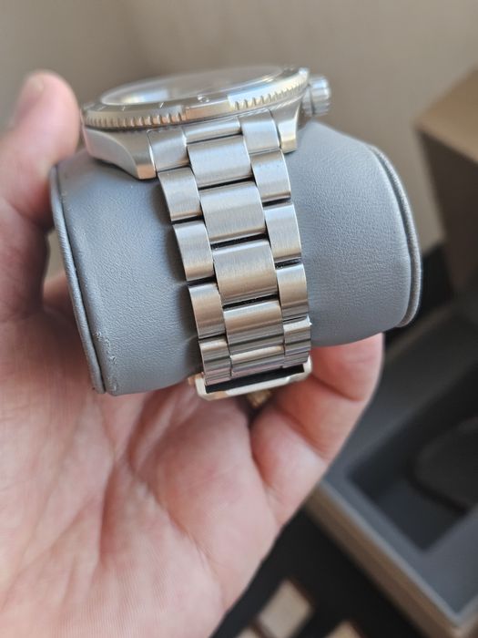 Hamilton khaki field expedition