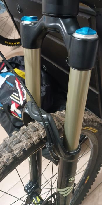 Fox 36 pod kolo 27.5, skok 180mm