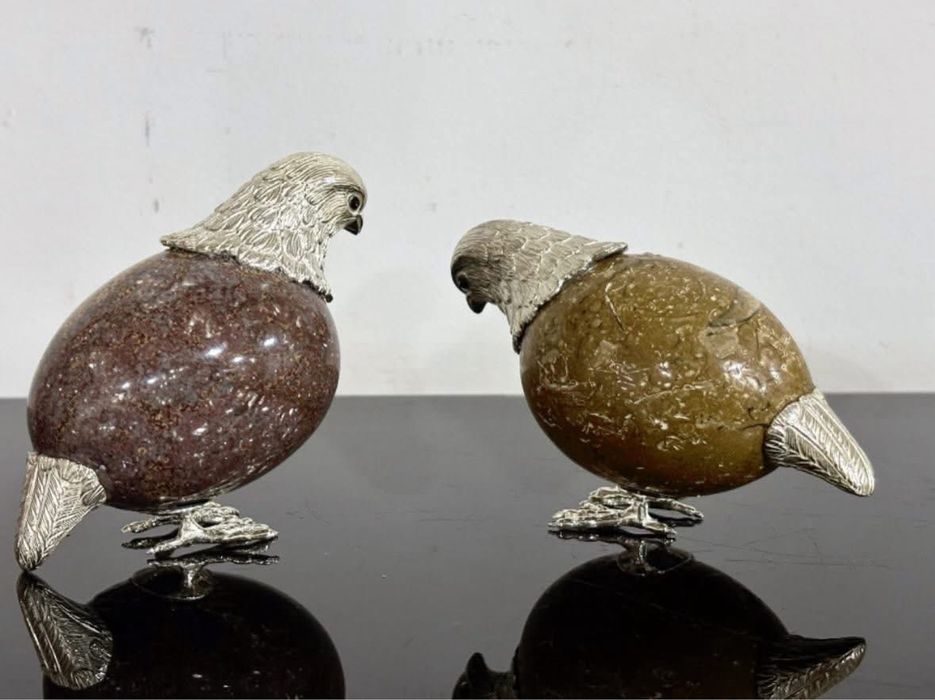Casal de codornizes em prata e pedra
