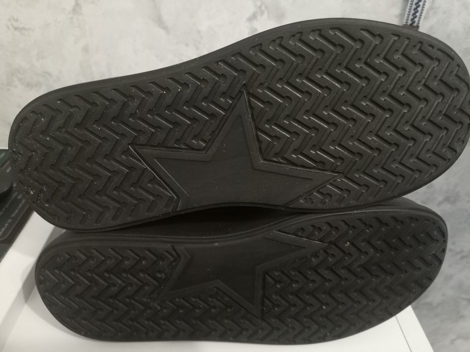 Продам зимние ботинки кожа