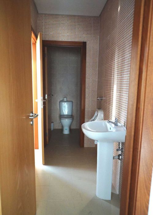 Armazém / Pavilhão - Indústria ou Comércio em Ermesinde - Valongo