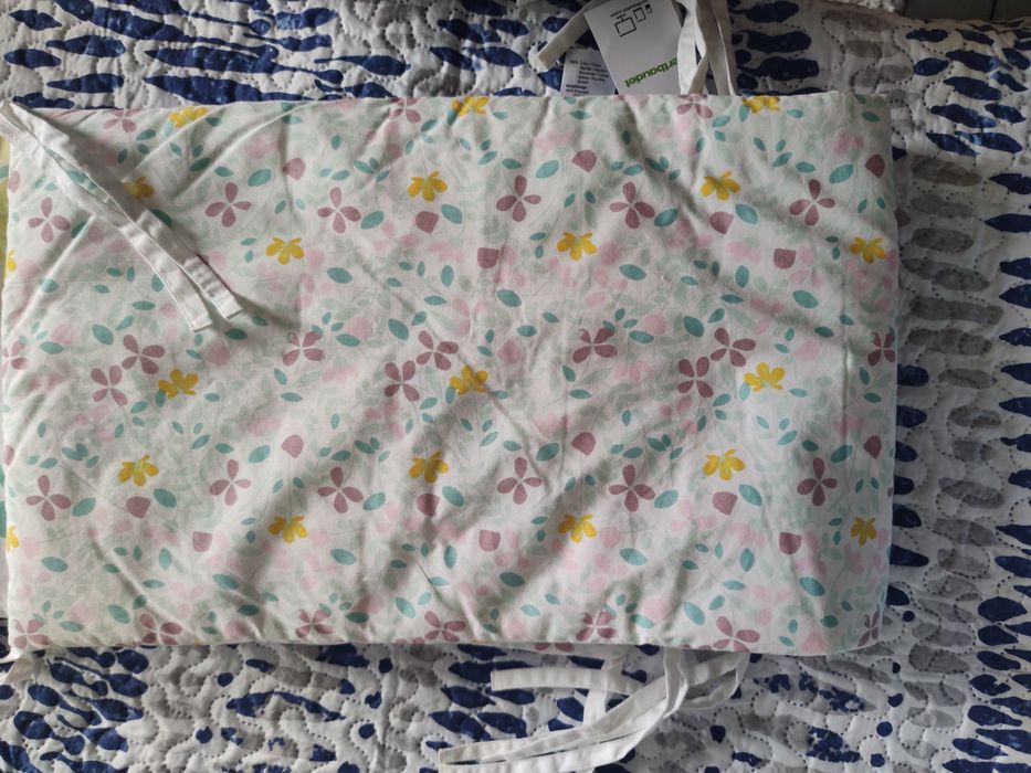 Contorno de cama bebé