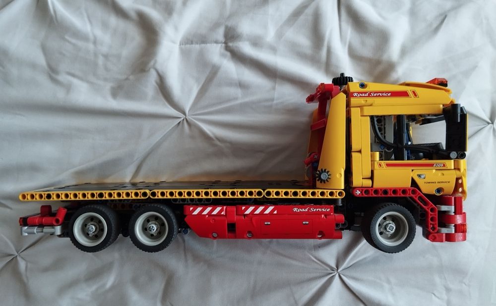 LEGO Technic Flatbed Truck 8109