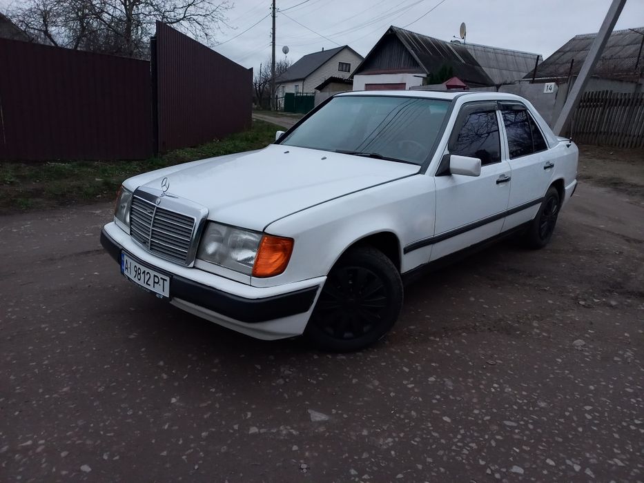 Mercedes-Benz E 124 260 (avtomat)