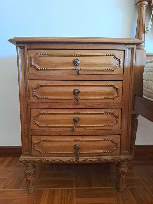Cama de casal de madeira maciça (com ou sem mesas de cabeçeira)