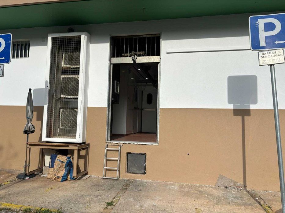 Trespasse de Espaço Comercial de Carnes com Venda ao Público