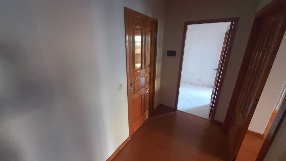 ALUGO T1 com Garagem perto do Metro de Santo Ovídio