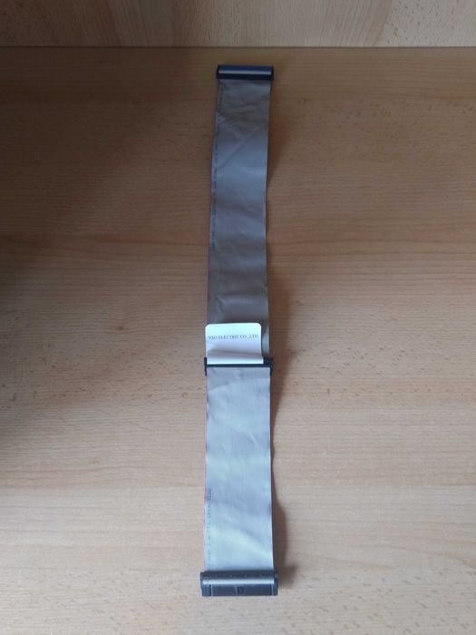 Шлейф для винчестера, дисковода и другого.