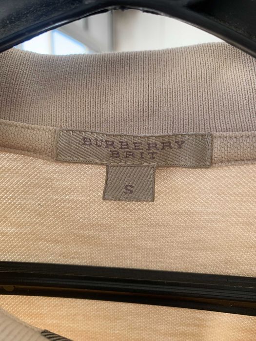 Polo Burberry Brit Beige Original – Tamanho S – Com Padrão Xadrez na Carcela