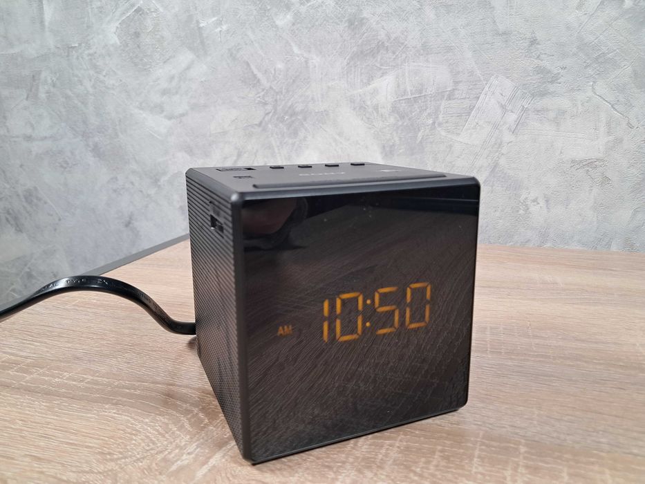 Годинник радіо будильник Sony ICFC1B