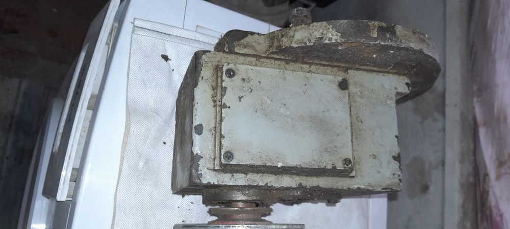 Редуктор от токарного станка по металлу