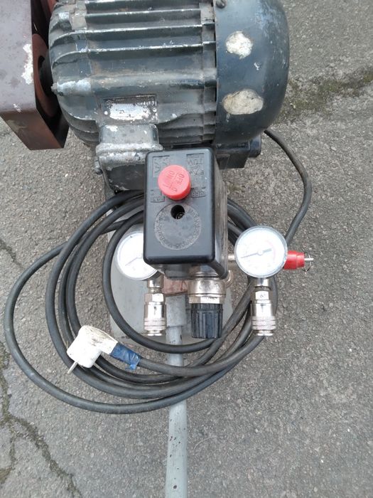 Компресор гаражний