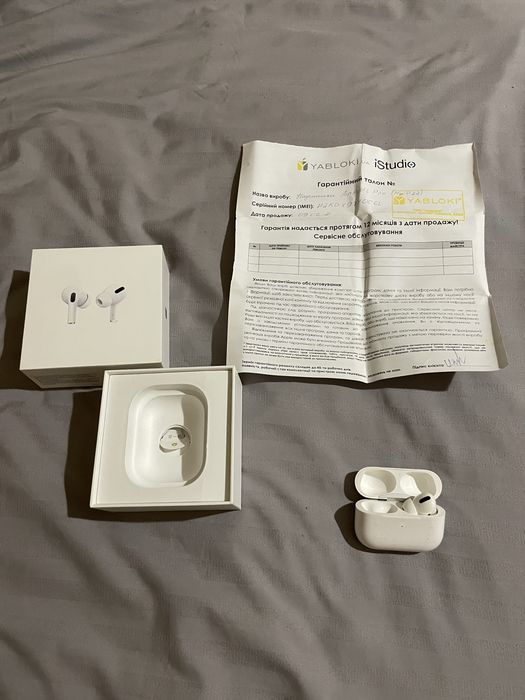 Airpods pro правый  с кейсом