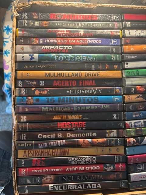 DVDs - Coleção privada de cinema de autor, independente e premiado. Ex: Mulholland Drive, Paris Texas, A Rede Social, Gran Torino, e muitos outros.