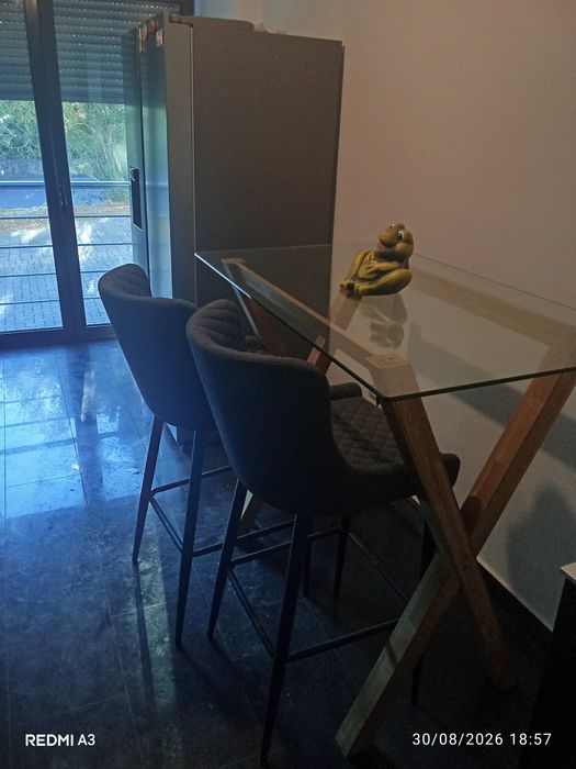 Aluga-se Quarto.
