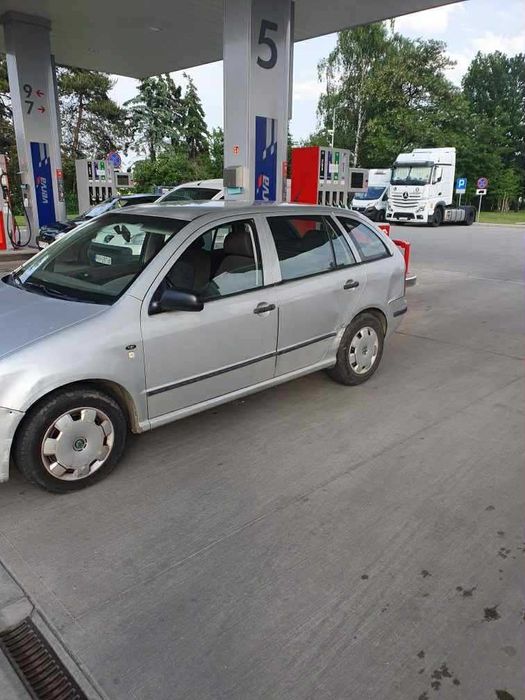 Skoda Fabia I kombi 1.4 mpi klima wspoma elektryka na części srebrny