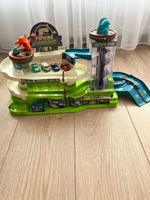 Трек dino parking