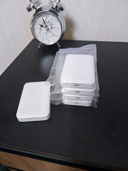 Baseus Magnetic Bracket Mini 6000mAh 20W білий павербанкBaseus Magneti
