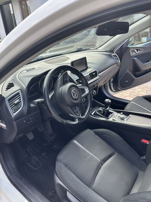 Samochod mazda 3 2017r 1.5 diesiel