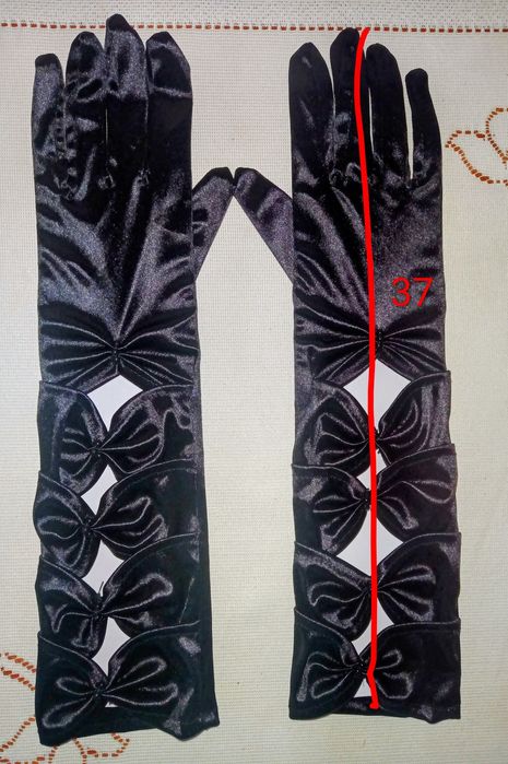 Czarne długie aksamitne  rękawiczki