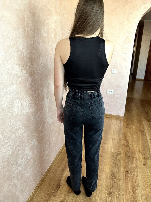 Продамі джинси. За ціну домовимось.