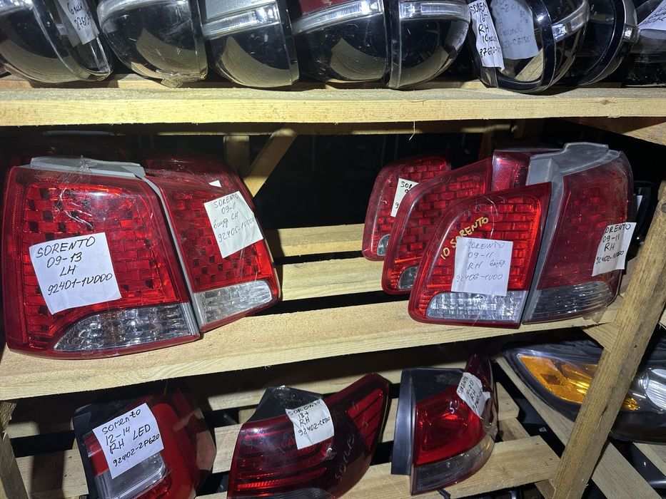 Фонарь правый левый  KIA Sorento 2009-13 гг ГАЛОГЕН