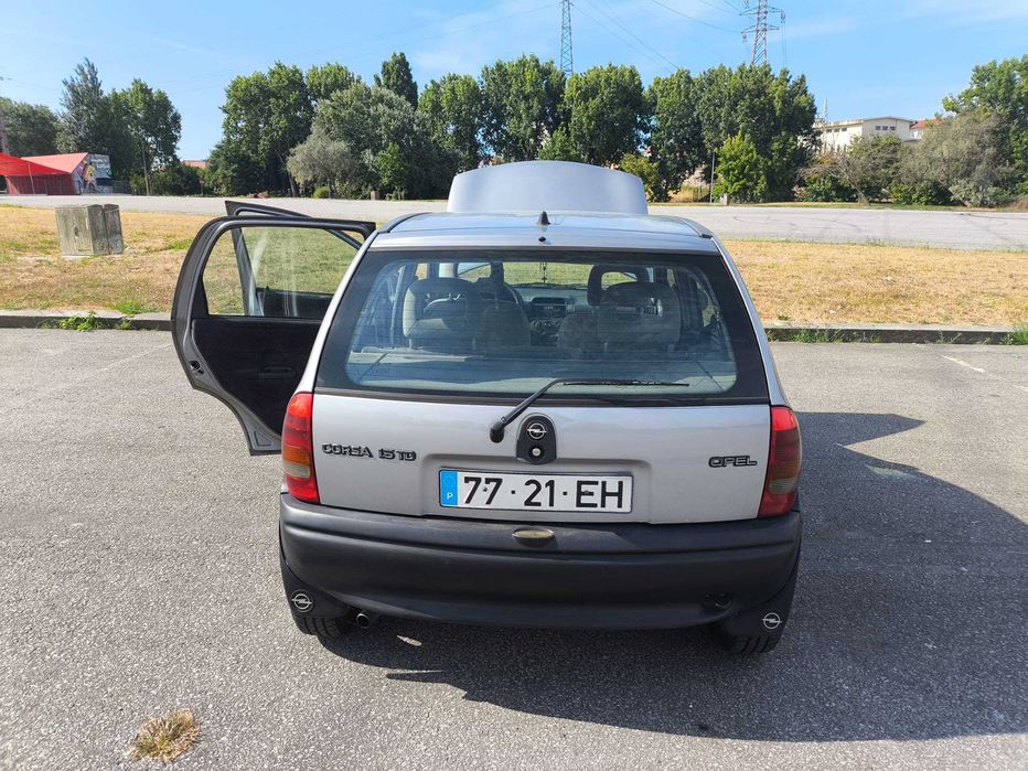 Opel Corsa B 1.5 TD GLS (5 Portas) - Económico e Fiável - Único Dono