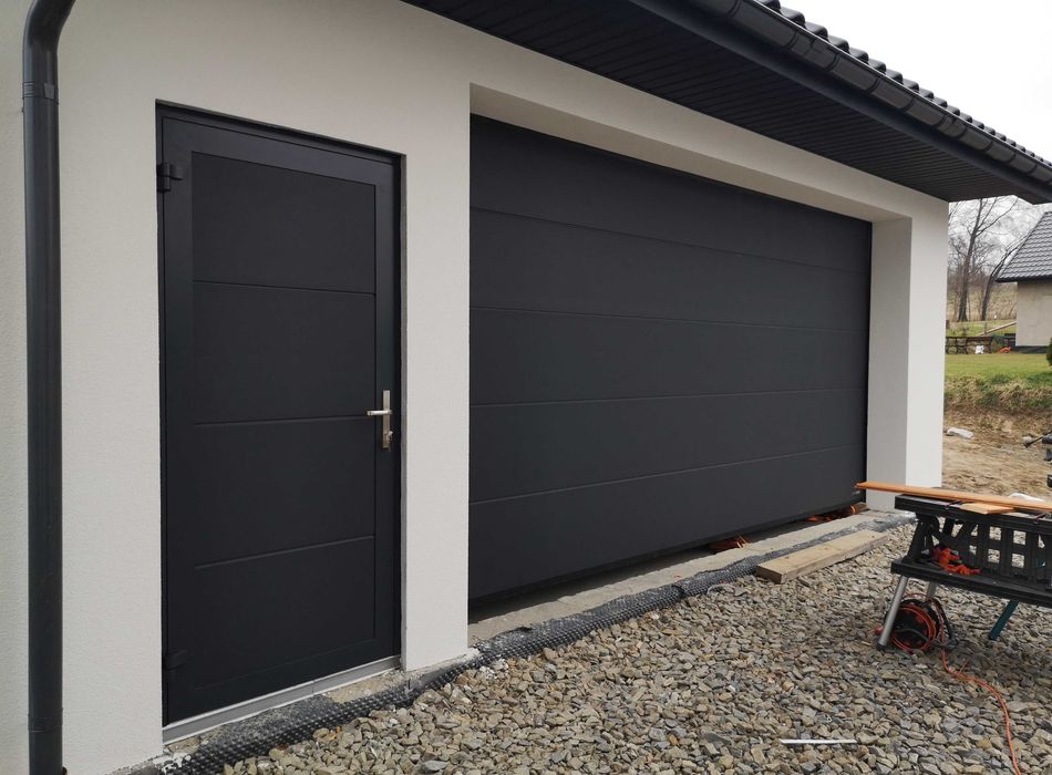 Brama garażowa Fakro 5000x2125 antracyt z napędem Hato 2xPilot