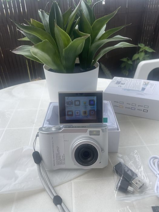 Maquina digial 4K Nova branca