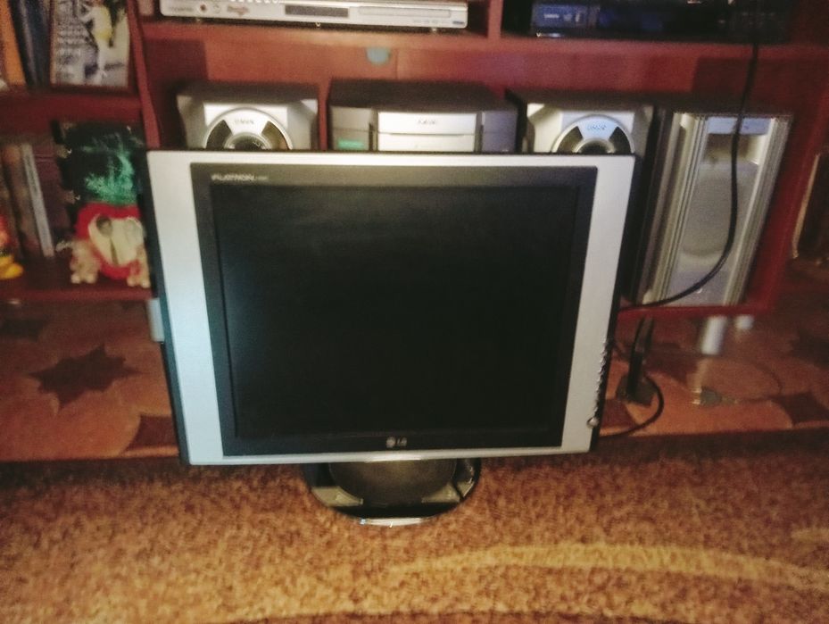 Продам монитор -телевизор. LG  Flatron.