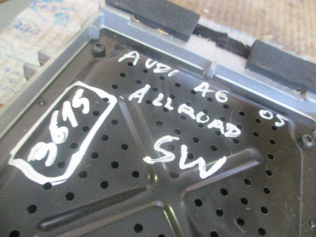 Amplificador de colunas AUDI A6 (4B2, C5)