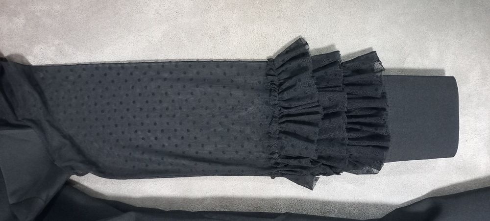 Чорна вечірня сукня