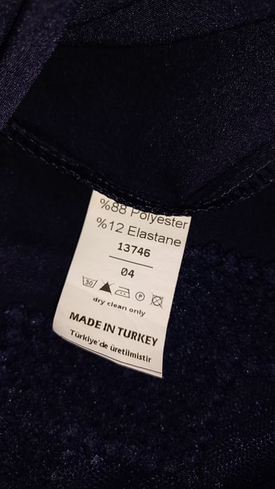 Жіноча сукня на випускний вечір