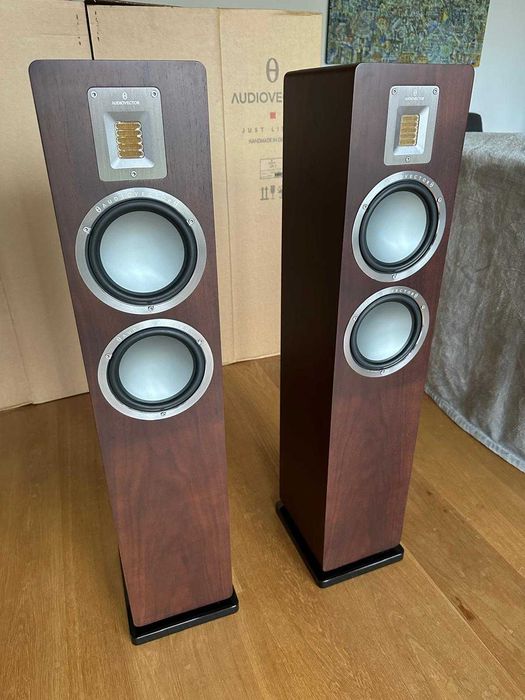 Kolumny Audiovector QR3 orzech