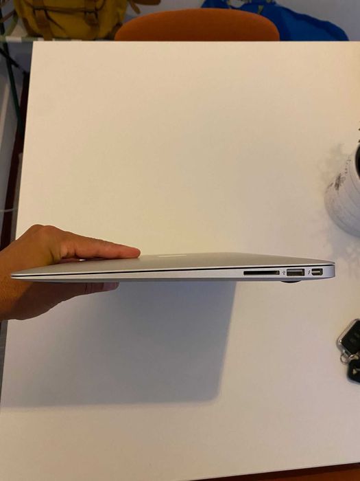 MacBook Air 13" 2017 in good condition64750932502786121