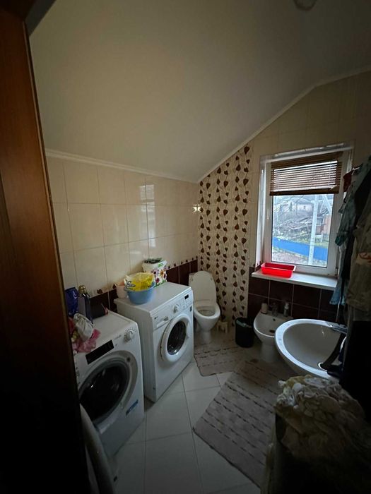 Продам будинок на 4 кімнати в центрі Стрижавки 5330