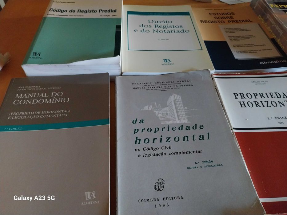 LIVROS DE DIREITO, a muito bom preço, desde