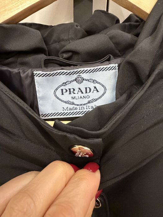 Куртка prada (розмір М)