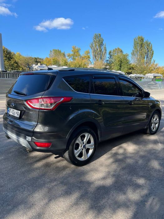 Ford Escape 2015 року