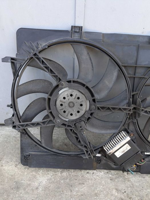 Диффузор вентилятор радіатора Audi A4 B8 Q5 A5 8K0121003P Вентилятори