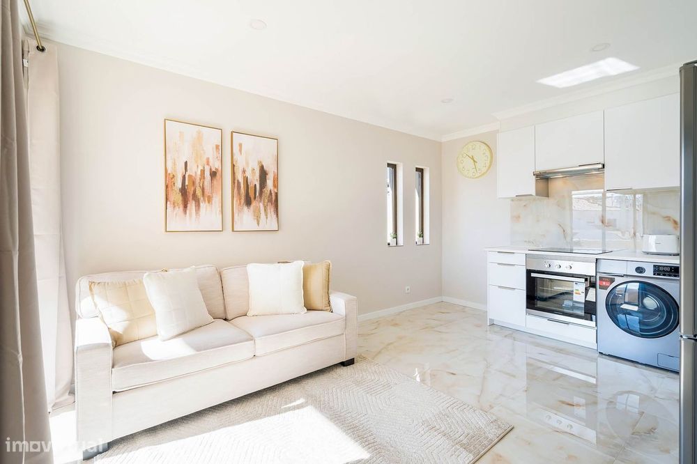 Apartamento T1+1 central, luminoso e recentemente renovado — Albufeira E Olhos De Água, Faro
