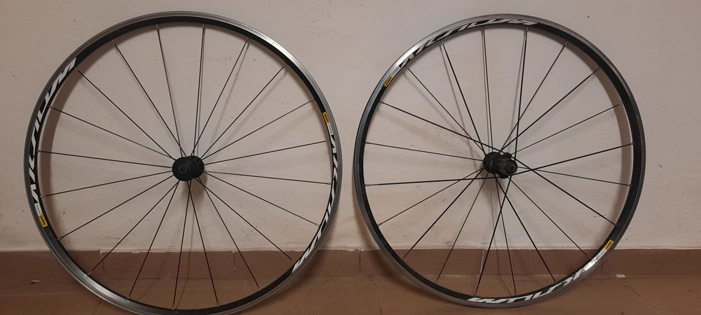 Kola szosowe Mavic Aksium